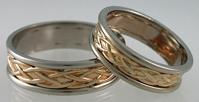 Celtic knot bands doen in white yellow white gold