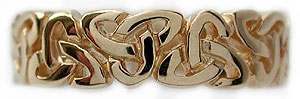 gold trinity knot ring