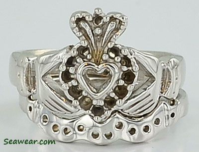 multi diamond Claddagh ring wedding set