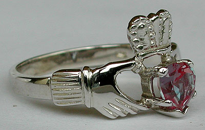 Buffy's slayer Claddagh ring chaning color