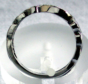 thickness of the Celtic Claddagh ring