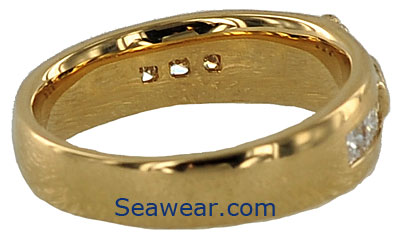 inside view of gold Claddagh wedding band
