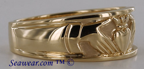gents 14kt yellow gold Claddagh wedding ring