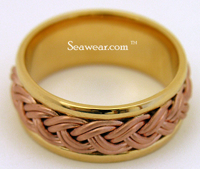 18kt yellow comfort wedding band with 14kt rose gold braid