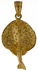 small round skate ray necklace pendant in 14k gold charm